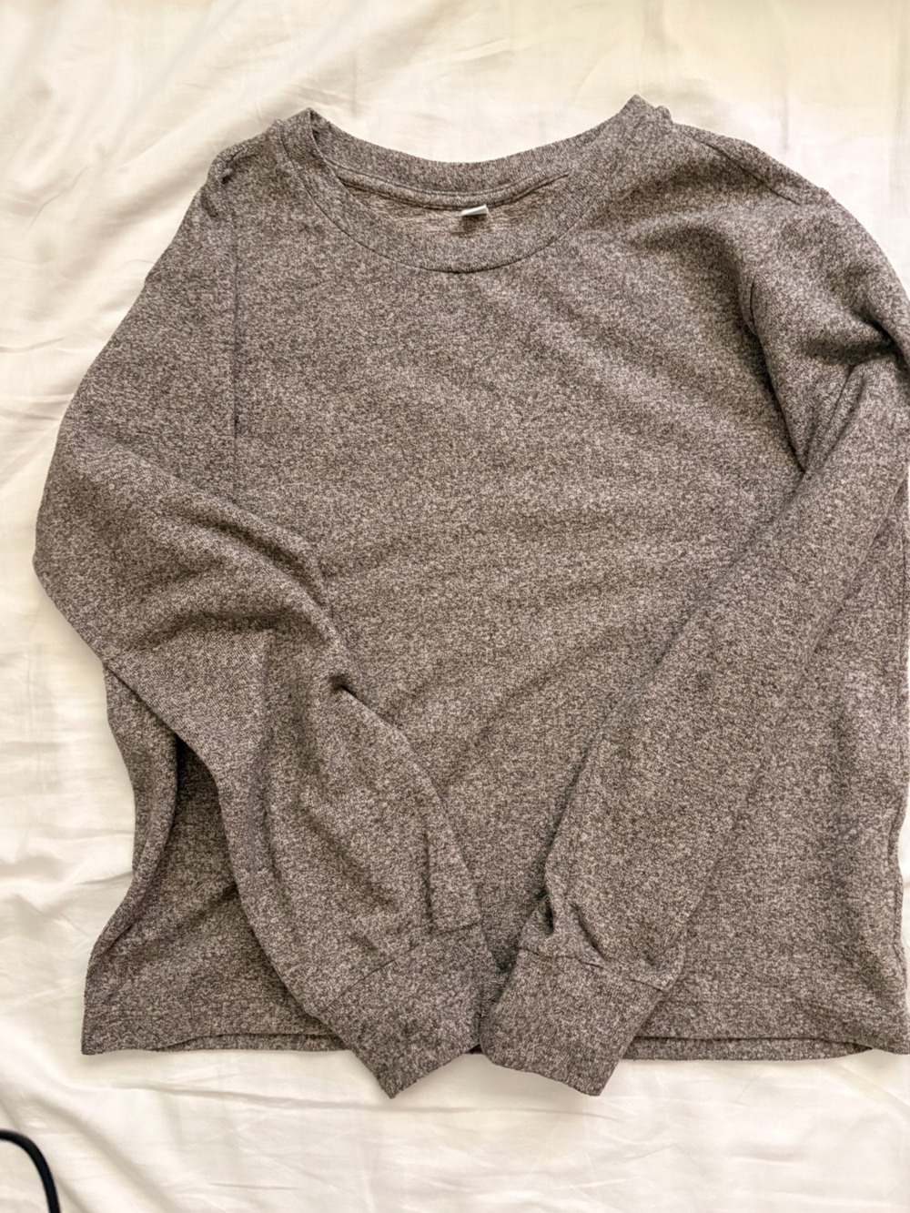 Uniqlo Heathered Gray Pullover Sweater